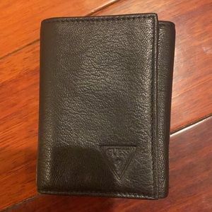 Guess Genuine Leather Trifold Wallet Gift Box